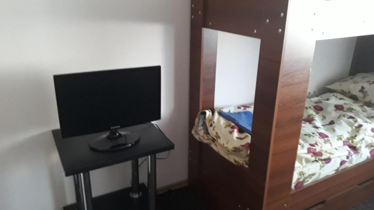 Міни-Хостел Родинного Типу Dubai Ungvár Kültér fotó