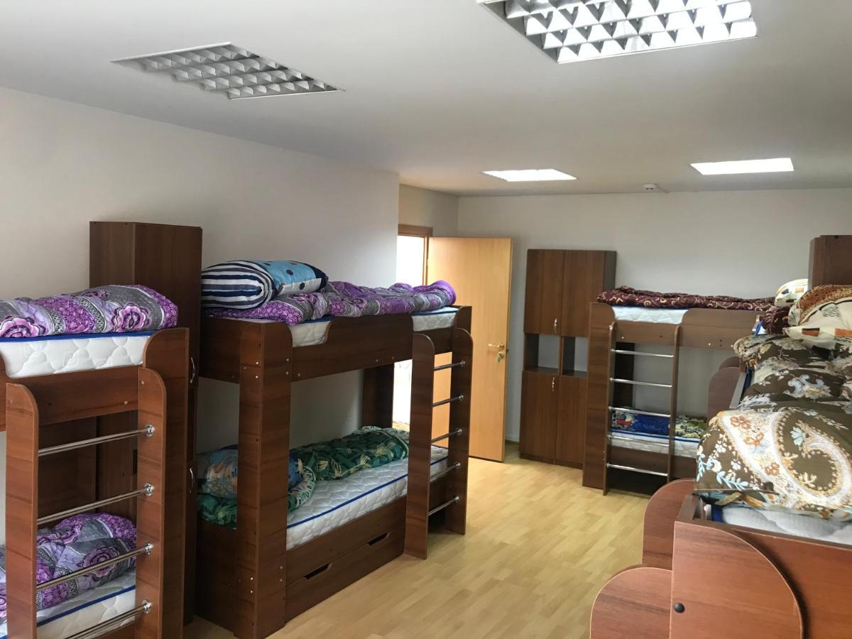 Міни-Хостел Родинного Типу Dubai Ungvár Kültér fotó