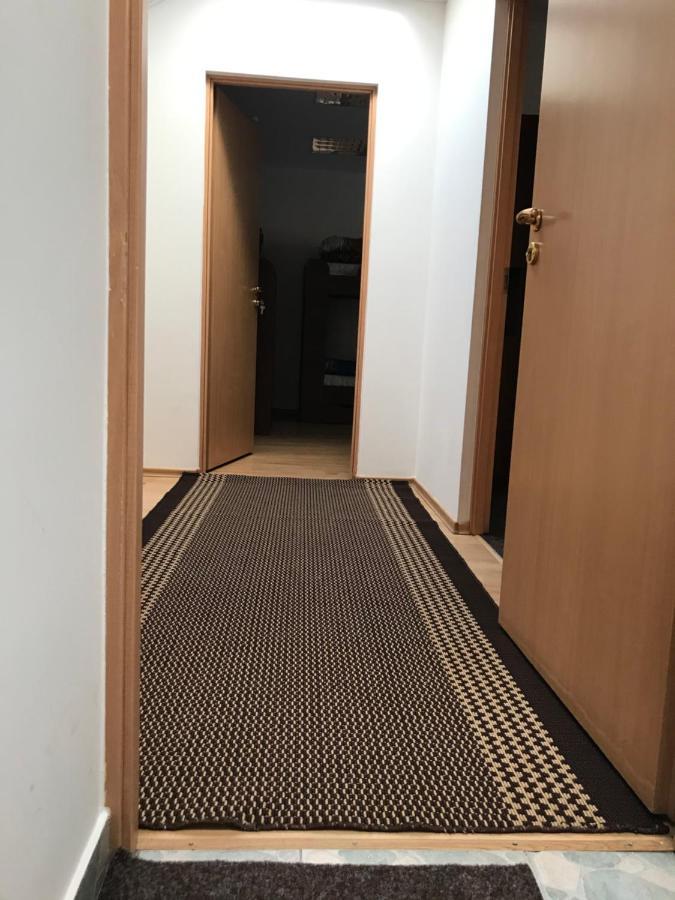 Міни-Хостел Родинного Типу Dubai Ungvár Kültér fotó